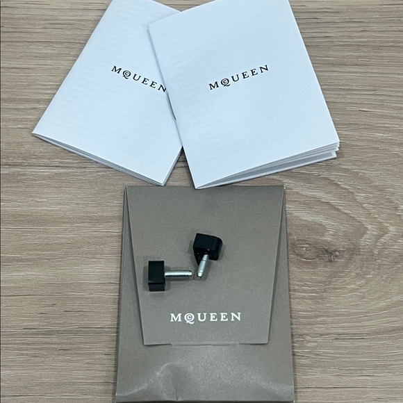 ALEXANDER MCQUEEN Shoe Box, Embossed Tissue, 2 Dust Bags, Heel Replacement Tips - Picture 10 of 12